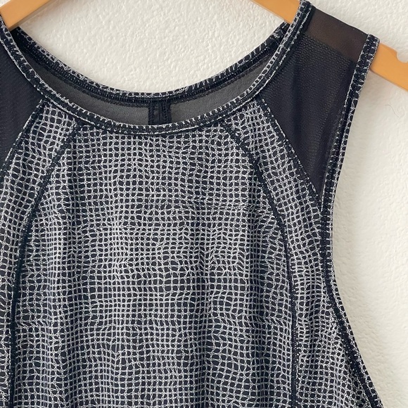 Lululemon Sculpt Tank Top Splatter White Reptile Black Mesh Dot Size 6 - Picture 2 of 11